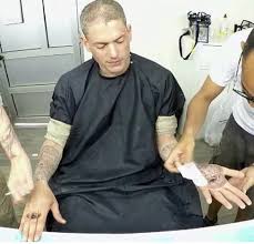 Pin Di Tamara Galasso Su Outside Prison Break Uomini Bellissimi Attori