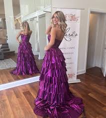 Lara's Bridals and Formals