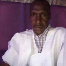 Alioune Palla Mbaye dit « Nder » est né le 28 avril 1969 à Tivaouane. Il a  tiré son nom d'artiste "Nder" du nom de son chien préféré. Danseur et  percussionniste dans