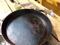 Verkrustete backbleche, pfannen und töpfe zu reinigen ist so eine sache. Hab Gerade Versucht Eine Pfanne Einzubrennen Grillforum Und Bbq Www Grillsportverein De