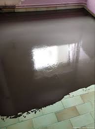 Decouvrez Comment Creer Un Sol En Beton Cite Dans Votre Cuisine En Quelques Etapes Seulement Amenagez Simplement V Sol De Cuisine Beton Cire Sol Sol En Beton