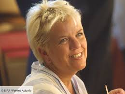 Mimie mathy est connue pour joséphine, ange gardien. Mimie Mathy Raconte Comment Sa Grand Mere A Decouvert Sa Petite Taille Personne Ne S Etait Rendu Compte De Rien Femme Actuelle Le Mag