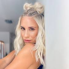 Minerva y toto, amor y deporte en el evento de under el impactante antes y después de anastasia pokreshchuk, la mujer con los pómulos más grandes del mundo. Julieta Puente Julietapuente Twitter