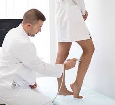 Флеболог что это за врач и что лечит, когда нужно идти к флебологу