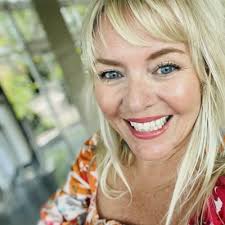 It is with a heavy heart I need to share with you that my Dad passed away  this weekend. He was absolutely the best dad ever! So supporting, caring...  always provided us