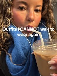 ella.romano (@ellaaromano)