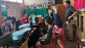 Tapi kemudian tidak lama kemudian aku ditawarin majalah yang.yaaa.ampun gambarnya teknik mencapai orgasme dengan jari. Baru Beberapa Hari Bebas 3 Remaja Kembali Ditangkap Karena Mencuri Motor Bagian 1