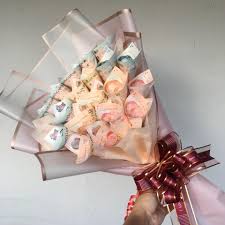 We did not find results for: Man Gives Wife Bouquet Of Over 700 In Cash As A Wedding Anniversary Gift