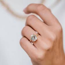 It S Mind Boggling Pay A Visit To These 13 Good Ideas All Relating To Engagementring Classic Engagement Rings Unique Engagement Rings Engagement Rings Round
