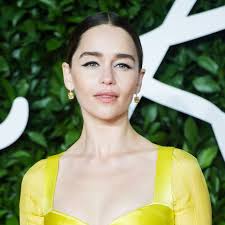 Her father was a theatre sound engineer and her mother is a businesswoman. Emilia Clarke S Clever Concealer Trick Helps Hide Her Dark Circles