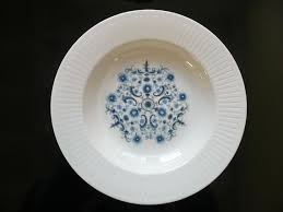 Assiette Creuse En Porcelaine Vintage Assiette A Soupe Blanche Etsy Tableware Plates