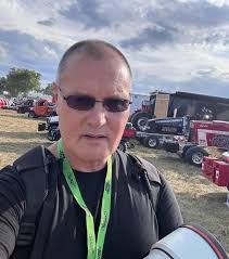 It is with great sadness that I have learned of the passing of my dear  pulling friend and long time puller, Leo Weinhardt. I had Kristi Lusk  Timmons take these pictures as