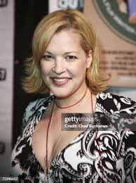 Judy Dickson's Instagram, Twitter & Facebook