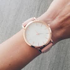 Vous pouvez notamment programmer des objectifs. Montre Rose Gold Bijoux Fantaisie