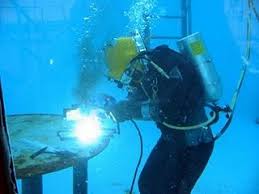 Diving experience is the biggest determiner of an underwater welder salary. Underwater Welder Requirements Job Duties And Salary Underwater Welder Underwater Welding Underwater