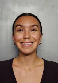 Ellen Houston's Instagram, Twitter & Facebook