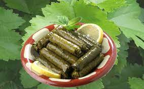 ورق عنب محشي ورق عنب أو يبرق أو دولمة أو ورق دوالي كل هذه الأسماء تعود لنفس الأكلة حيث تعود أصل هذه الأكلة الى أصول تركية food sweet savory cooking recipes
