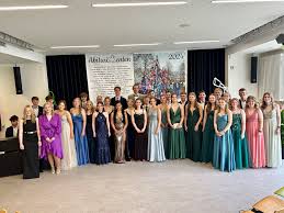 Feierliche Entlassung von 34 Abiturienten an der von-Zumbusch-Gesamtschule  in Herzebrock-Clarholz