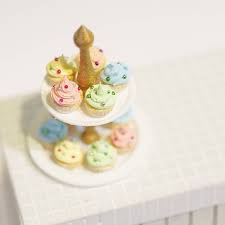 miniature 1 12 cupcakes カップケーキ オーダー頂いていたカップケーキ カラフルなトッピングで華やかに ペースが遅くオーダー頂いている皆様お待たせしていて本当に申し訳ございません meetminiature mi tiny treats mini cupcakes treats