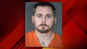 Suspect tries to take sheriff deputy's gun in court, gets Tased