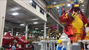 Kids Get First Look At 5 New Macy S Thanksgiving Day Parade Floats At Parade Studio In New Jersey Abc7 New York