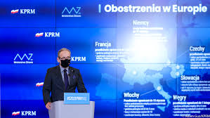 Niestety, przez pandemię koronawirusa starsi uczniowie od wielu miesięcy uczą się zdalnie i do tej pory nikt nie wiedział, kiedy będą mogli dołączyć. Powrot Dzieci Do Szkol 2021 Kiedy Starsze Klasy Skoncza Nauke Zdalna Tvn24