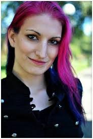 Megan Perry's Instagram, Twitter & Facebook