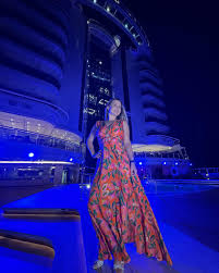 Querida Bruna, Você é uma pessoa sensível, generosa e que se importa com as  pessoas. Todos ao redor a admiram. Você é a minha melhor amiga, a minha  companheira, a minha alma