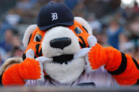 Detroit Tigers Mascot Paws Is Ready For A Busy Night Detroit Tigers Wedding Jewelry Photography Detroit Tigers Game