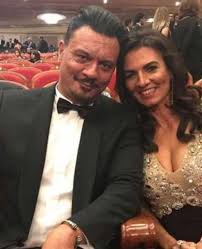 بعد أن كشف الفنان عباس ابو الحسن عن تحرّش طبيب الأسنان به وما أثاره من ضجة عبر مواقع التواصل الاجتماعي، تحرّكت المحكمة المصرية وأوقفت الطبيب وصدر. Ø¹Ø¨Ø§Ø³ Ø£Ø¨Ùˆ Ø§Ù„Ø­Ø³Ù† ÙŠØ­ØªÙÙ„ Ø¨Ø¹ÙŠØ¯ Ù…ÙŠÙ„Ø§Ø¯ Ø´Ù‚ÙŠÙ‚ØªÙ‡ Ø£Ù„Ø¨ÙˆÙ… ÙÙŠ Ø§Ù„ÙÙ†