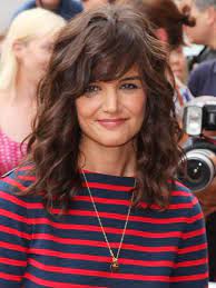 Katie Holmes Her Many Hairstyles Bangs With Medium Hair Curly Hair With Bangs Long Wavy Hair