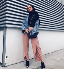 Newest fashion muslim women clothing nice bea… read more gaya baju muslimah stylist : Hijab Styling Ideas With Denim Jacket Hijab Style Com Gaya Model Pakaian Model Pakaian Hijab Gaya Jalanan Wanita