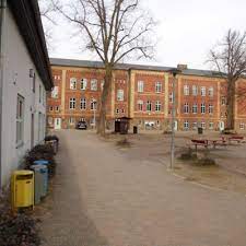 Jawaharlal nehru was born in 1989 in allahabad with the second wife swarooprani thussu of his jawaharlal nehru was elder than his two more siblings both of whom were girls. Unesco Projektschule Jawaharlal Nehru Schule Deutsche Unesco Kommission