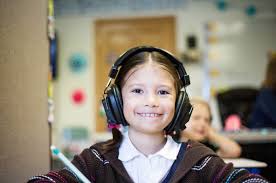 5 Benefits Of Headphones In The Classroom - Onya Magazine
