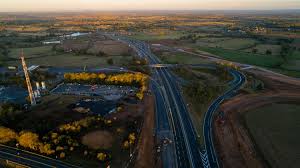 La commune est baignée par les eaux de la sioule. Prestation Drone A Saint Pourcain Sur Sioule Oxygene Drone