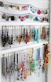 27 Idees De Rangement Pour Vos Bijoux Chasseurs D Astuces Jewellery Storage Jewelry Organizer Diy Jewelry Organizer Wall