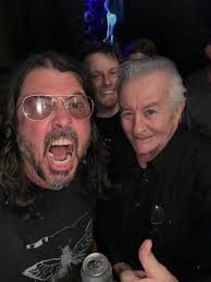 Black Cat Returns Home, Sharing a Heartwarming Moment with DC 101