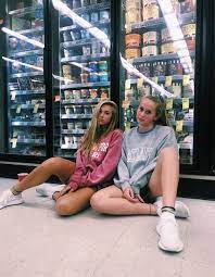 Pinterest Carolinefaith417 Friend Photoshoot Cute Friend Pictures Best Friend Photos
