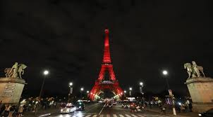 Namun perlu izin yang harus diperoleh dari société d'exploitation de la tour eiffel untuk mempublikasi foto menara eiffel yang dihiasi lampu pada malam hari, kata salah satu karyawan di. Cantiknya Menara Eiffel Berwarna Warni Dalam Rangka Apa