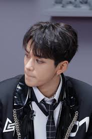  Pin Oleh Napart Onsamran Di é»ƒæ—­ç†™ Lucas Anime Cowok Ganteng Selebritas Kencan