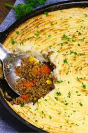 The Best Skillet Shepherd S Pie Loaded With Delicious And Flavorful Filing Of Beef Onions Carrots Green Beans Shepherds Pie Dinner Entrees Flavorful Beef