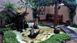 Anda bisa memanfaatkan beranda di halaman depan atau di bagian belakang rumah untuk membuat taman seperti ini. 5 Inspirasi Taman Belakang Rumah Agan Harus Lihat Kaskus