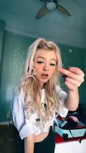 8 Zoe Ideas In 2020 Zoe Laverne Rare Videos