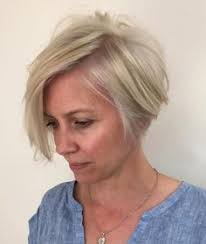10 /30 une coupe longue et dégradée. Coiffures Apres 50 Ans Coupe De Cheveux Coiffure Cheveux