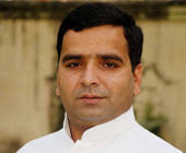 Dharmendra Yadav is one of the emerging political leaders of India. He belongs to the Samajwadi Party and currently represents the Badaun constituency in ... - dharmendra-yadav_170_020813092847