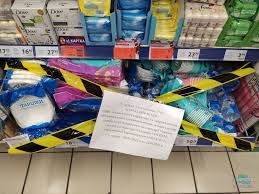 В столице не работают трц, кафе и рестораны (можно только на вынос), также запрещены массовые мероприятия и присутствие. V Dneprovskih Atb Iz Za Lokdauna Nelzya Kupit Chast Tovarov Foto Vidkritij