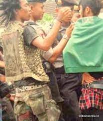 More images for untukmu yang disana lirik » Lirik Lagu Untukmu Yang Disana Punk Rok Jalanan Lirik Lagu Populer