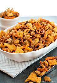 Ranch snack mix in large bowls combine the pretzels, bugles, cashews and crackers. Party Snack Mix Melissassouthernstylekitchen Com