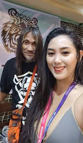 Collab with Tor bagtik !! and Bebe Girls😂 😂 Tor Rico Punla . Nga2x!!  👉Live Tayo mamaya at Tiger98 ukay Davao supplier Page, like and Follow🤗