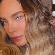 Lupillo rivera y criss angel, exparejas de belinda, se borraron los tatuajes que tenían de la cantante, esto a unos días de que la intérprete de luz sin gravedad y christian nodal anunciaran su compromiso. Lupillo Rivera Segundo Ex De Belinda Que Se Borra Tatuaje De La Cantante Soy Carmin